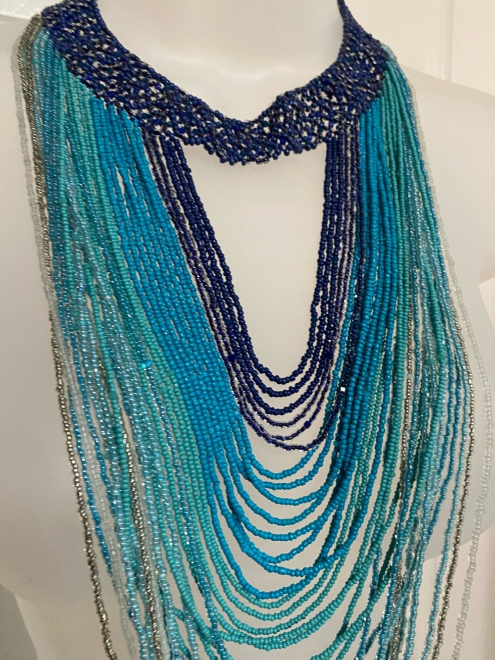 NWT Chico’s Multi-Strand Blue Ombre Beaded Waterfall Necklace quality beads used - Picture 3 of 10